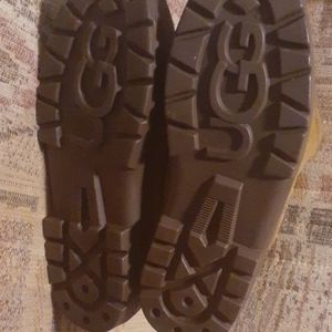 UGG Wool lined Sundance Boots 8 W